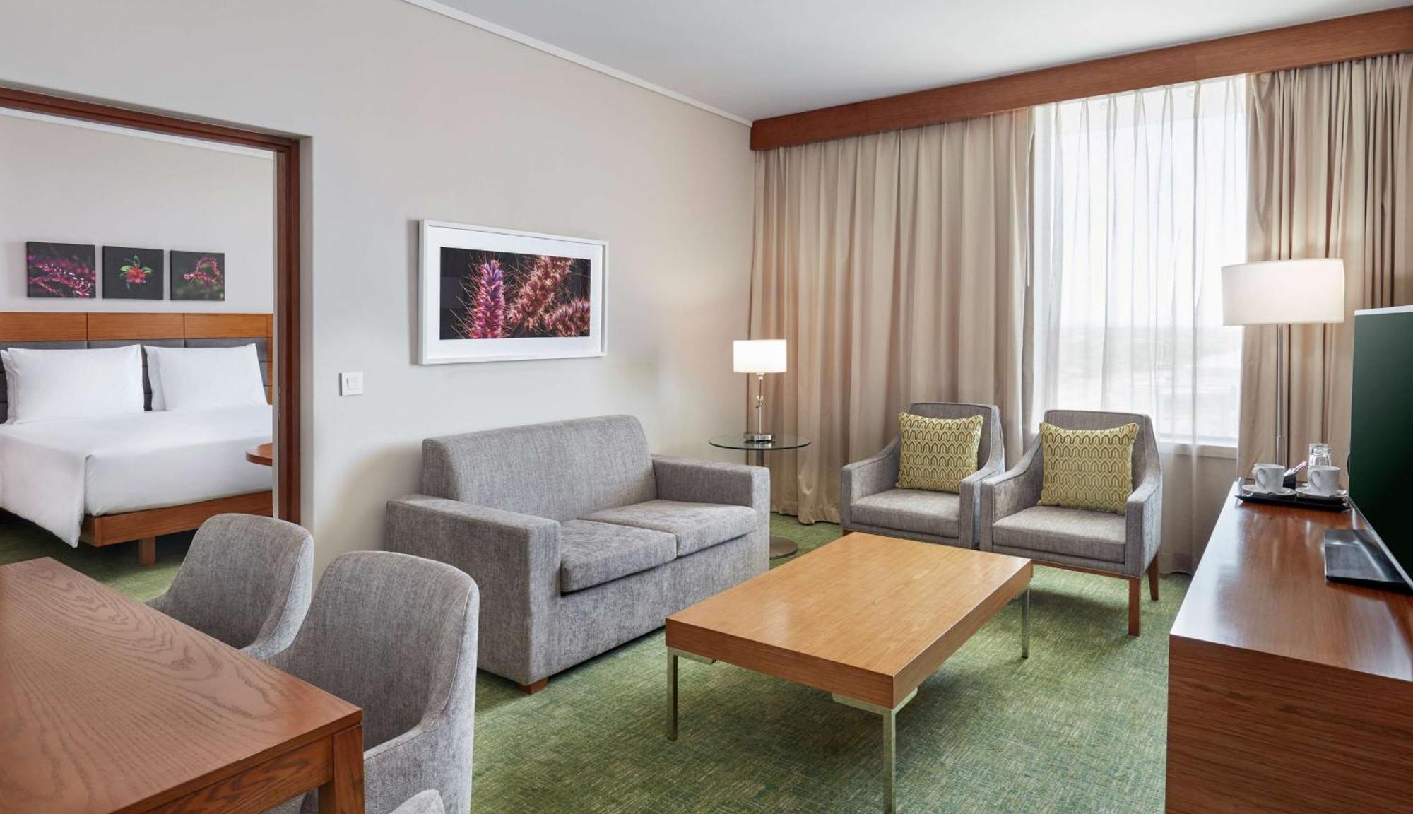 One-Bedroom King Suite,1557369733:JPEG