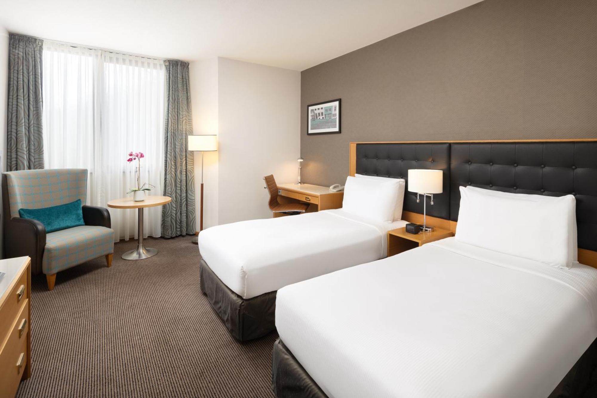 Twin Room,1566920555:JPEG