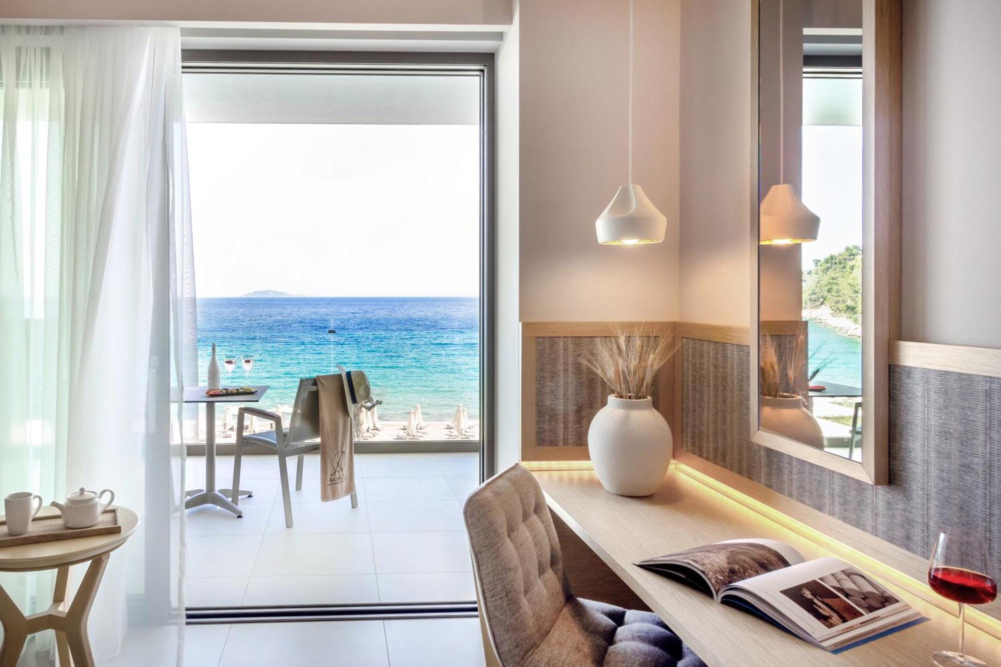 Deluxe Room Seafront,1567389605:JPEG