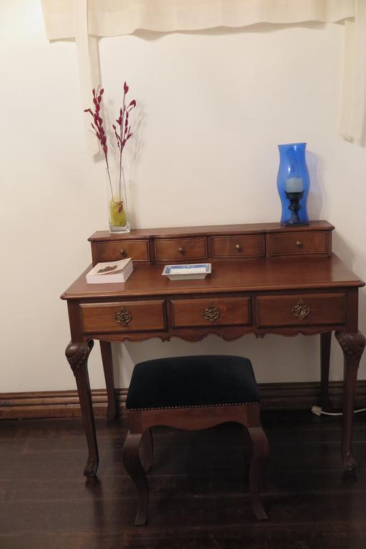Quarto com 2 Camas de Solteiro
