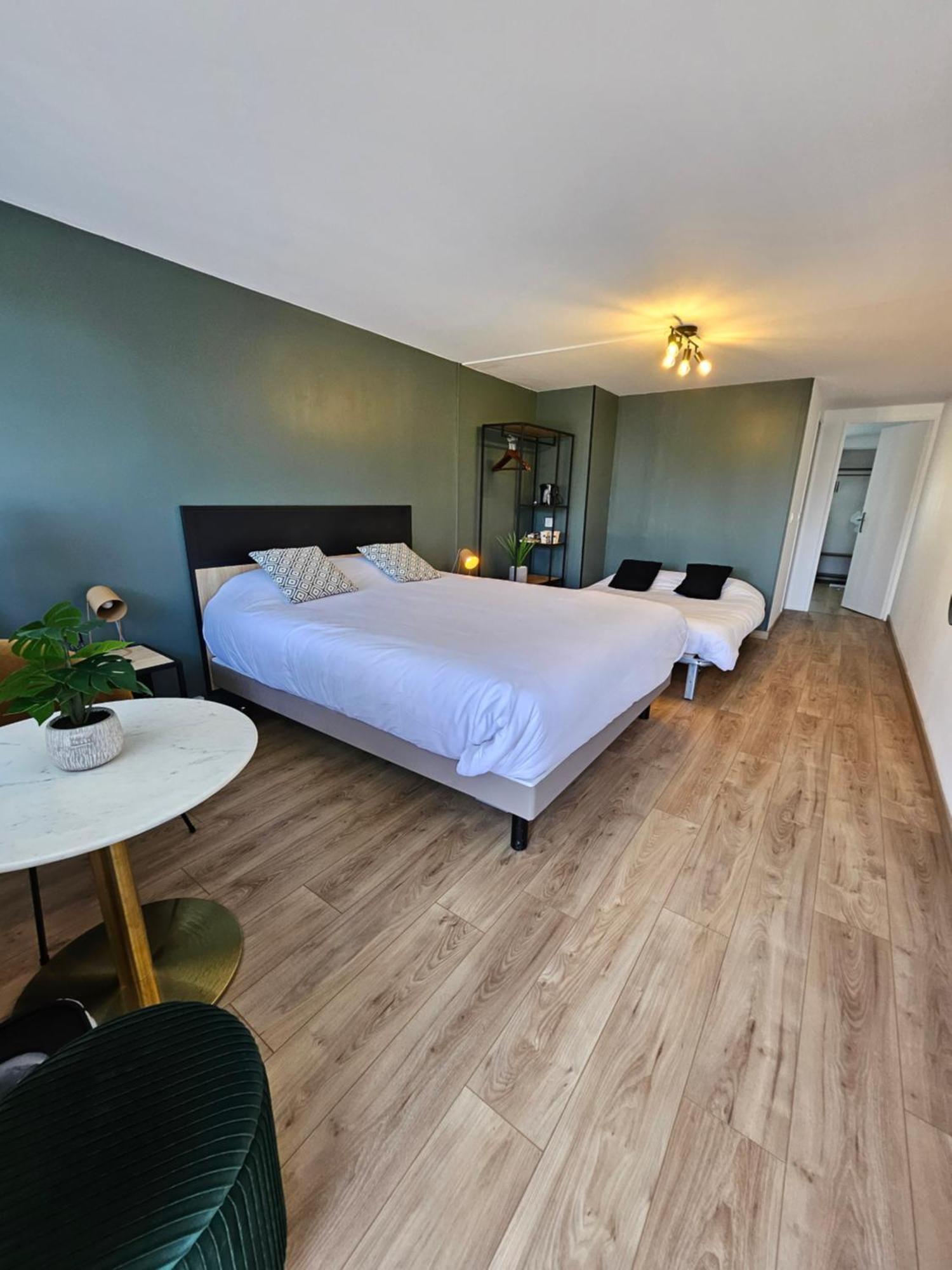 Family Room 1 Double Bed 2 Single Beds 1 Sofa Bed,1607654463:JPEG