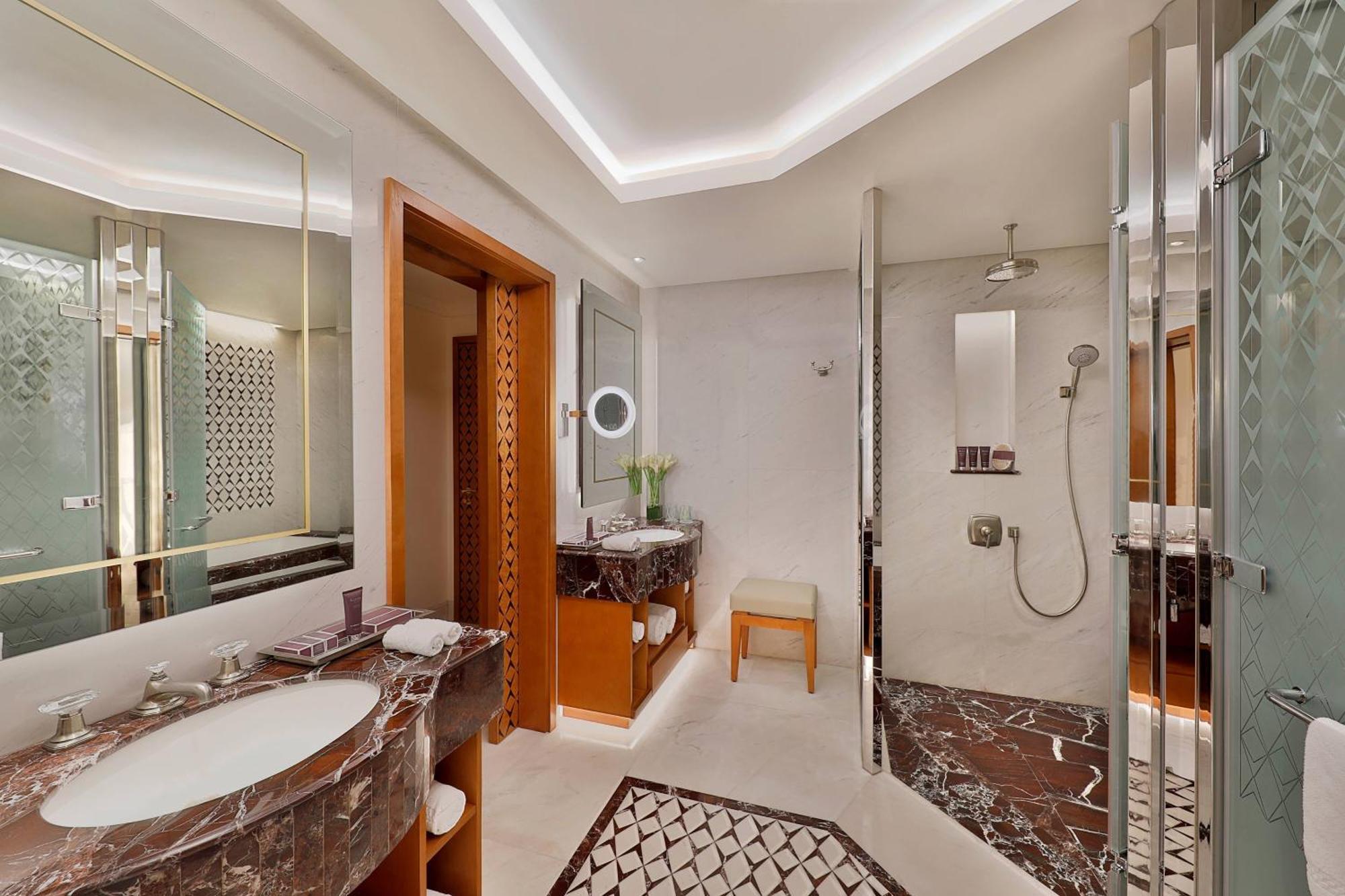 Executive Suite Mountain, 1 Bedroom Suite, 1 King, Balcony