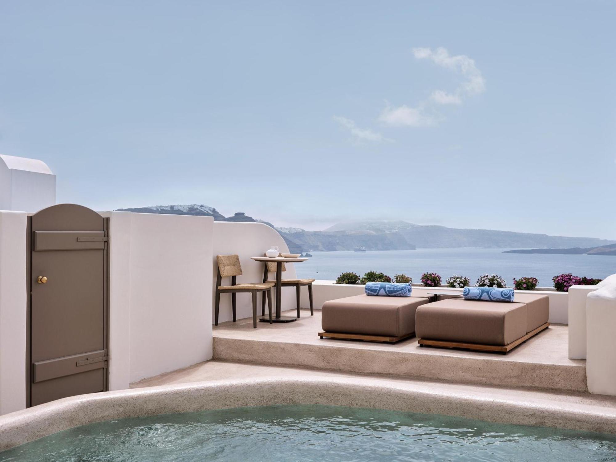 Executive Suite with Plunge Pool and Caldera View,1622873829:JPEG