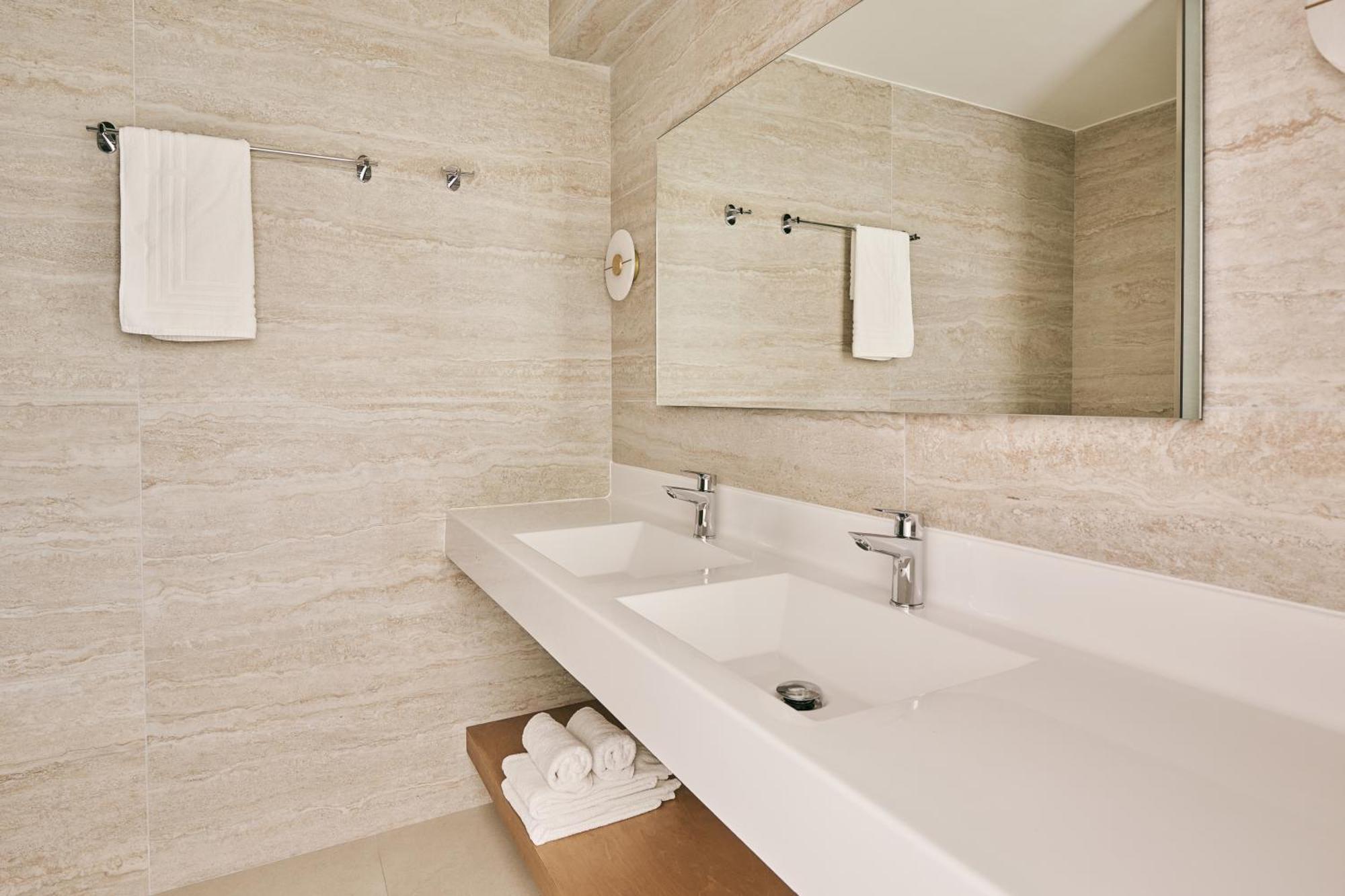 Junior Suite with Sea View,1629888669:JPEG