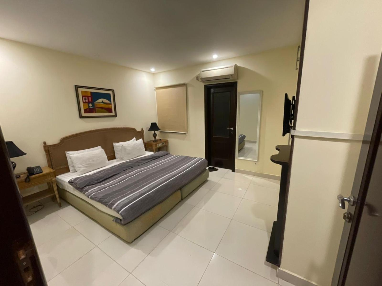 Deluxe One-Bedroom Apartment with City View