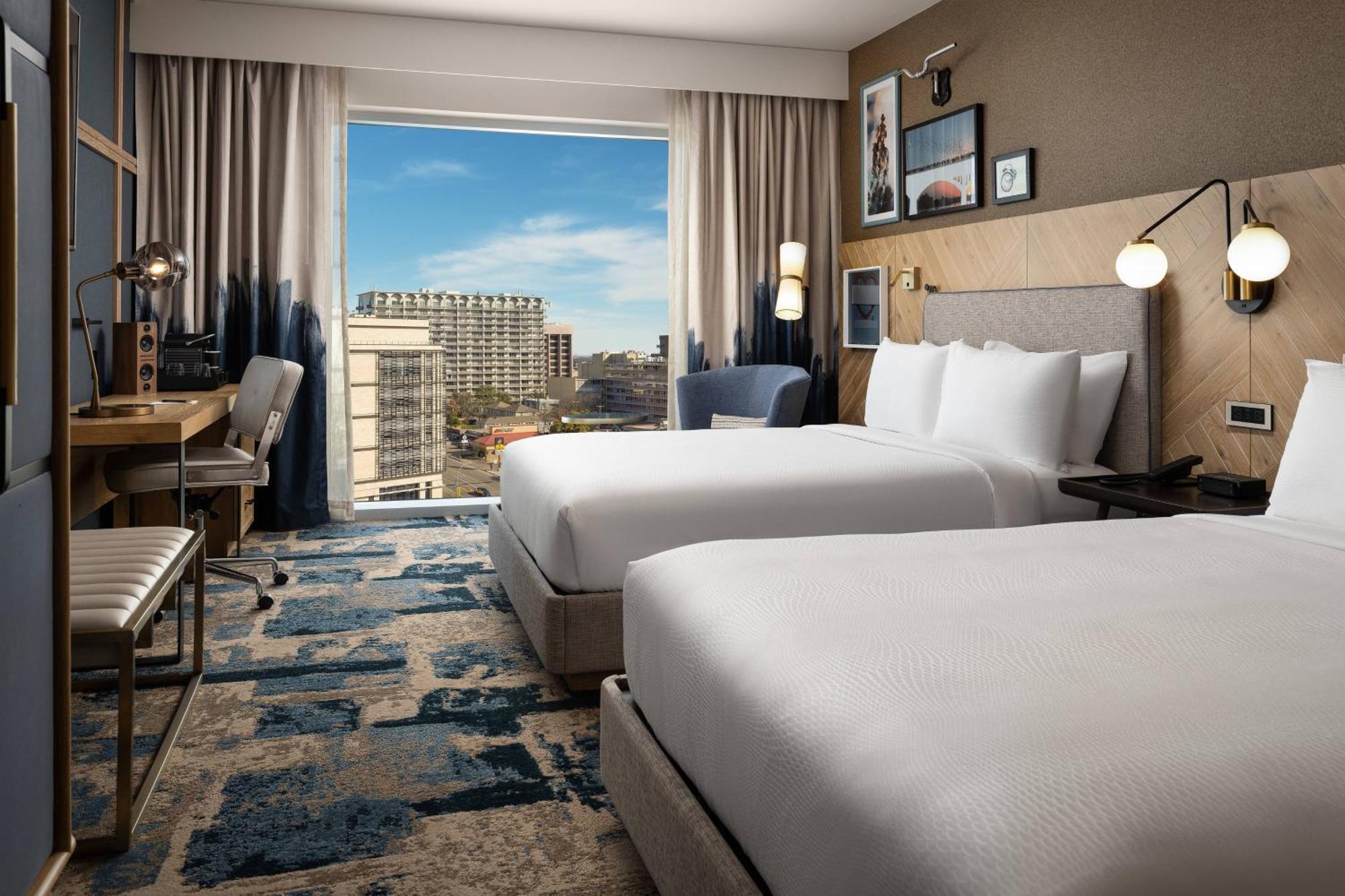 Guest room, 2 Queen, City view