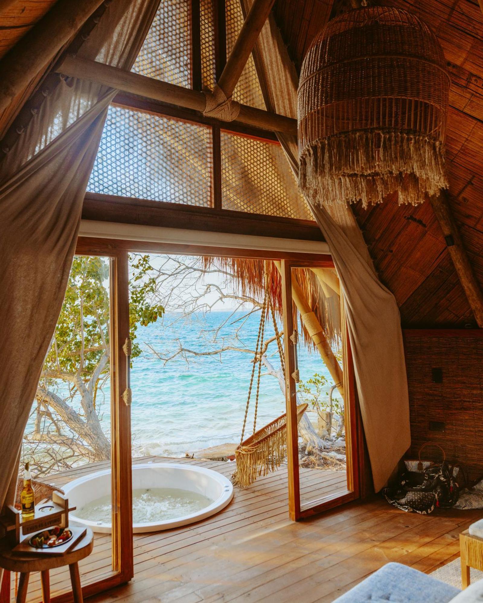 Deluxe Double Room with Balcony and Sea View