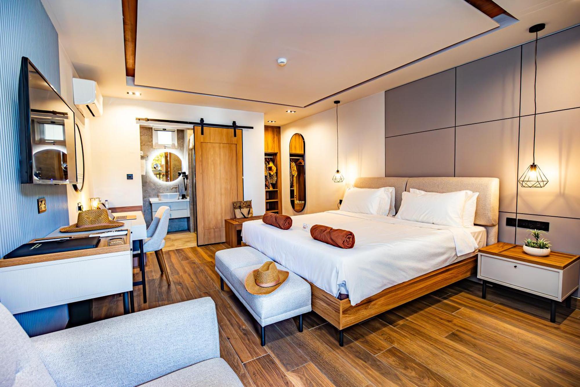 Deluxe King Room