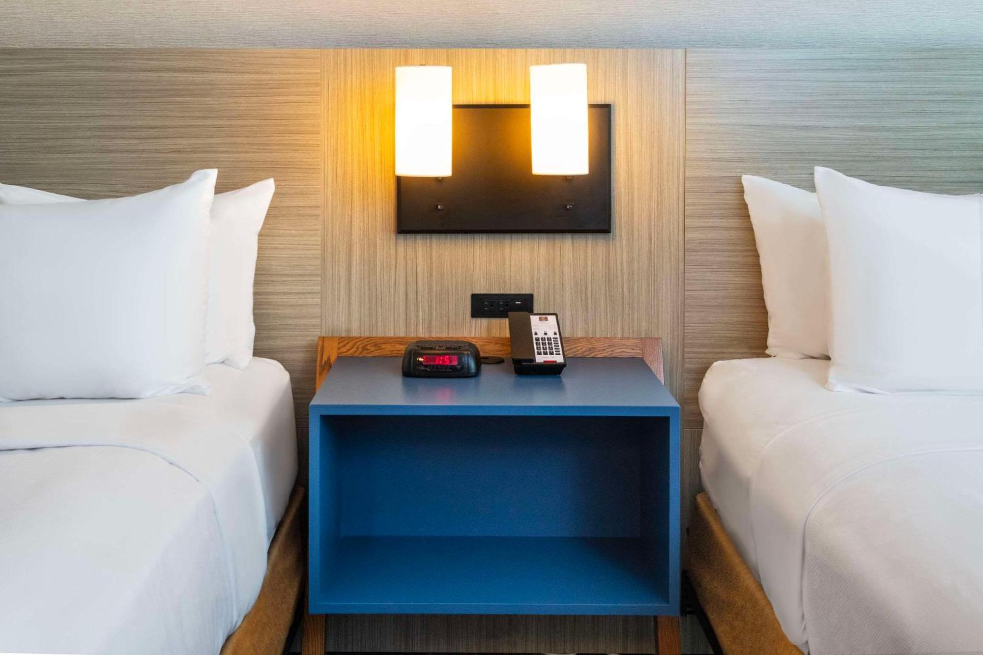Chambre avec 2 Lits Queen-Size - Non-fumeurs - Rez-de-Chaussée