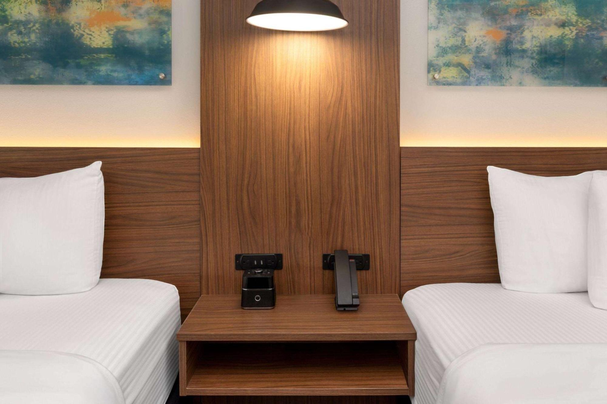 Deluxe Queen Room with Two Queen Beds