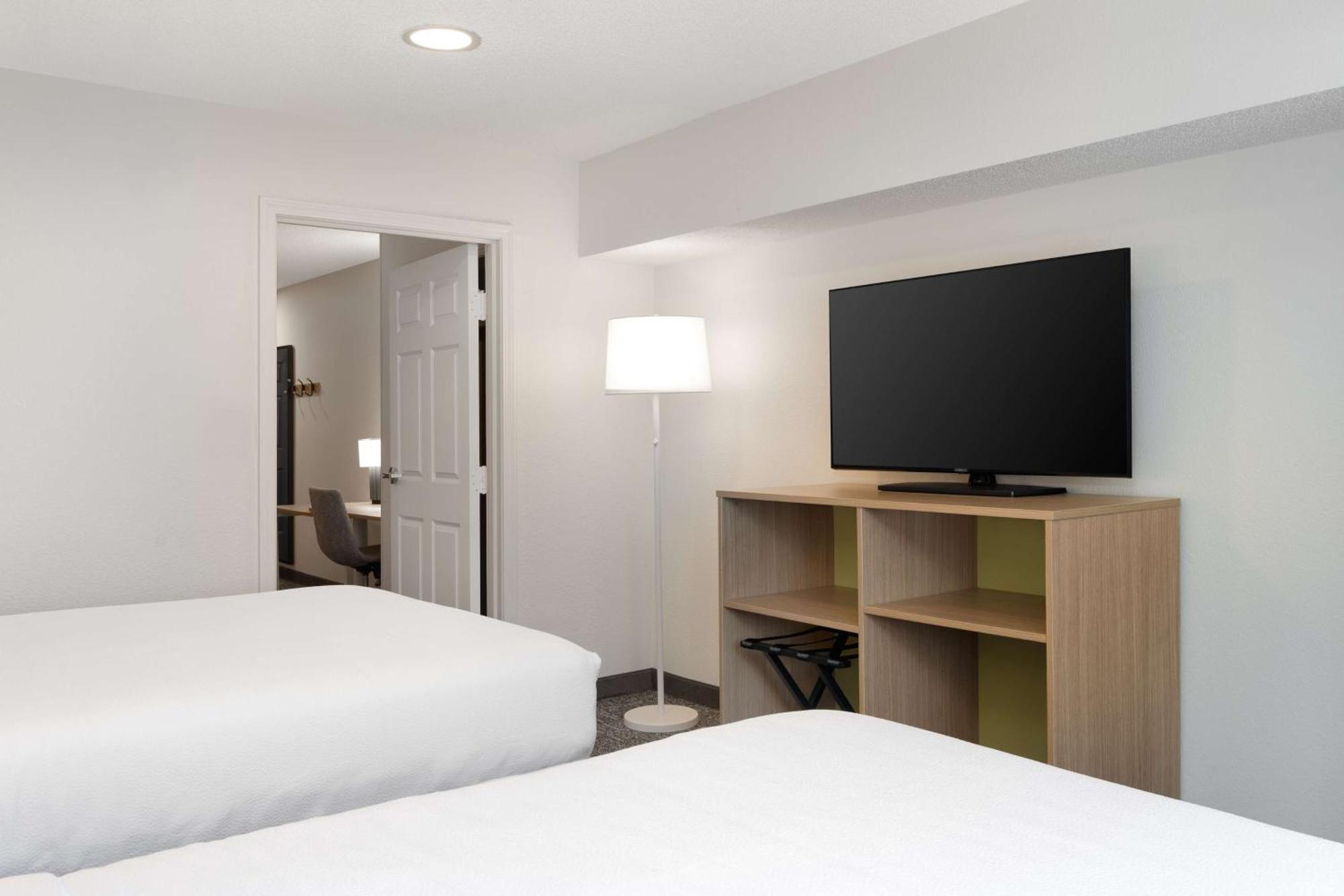 Queen Suite with Two Queen Beds,1665424200:JPEG