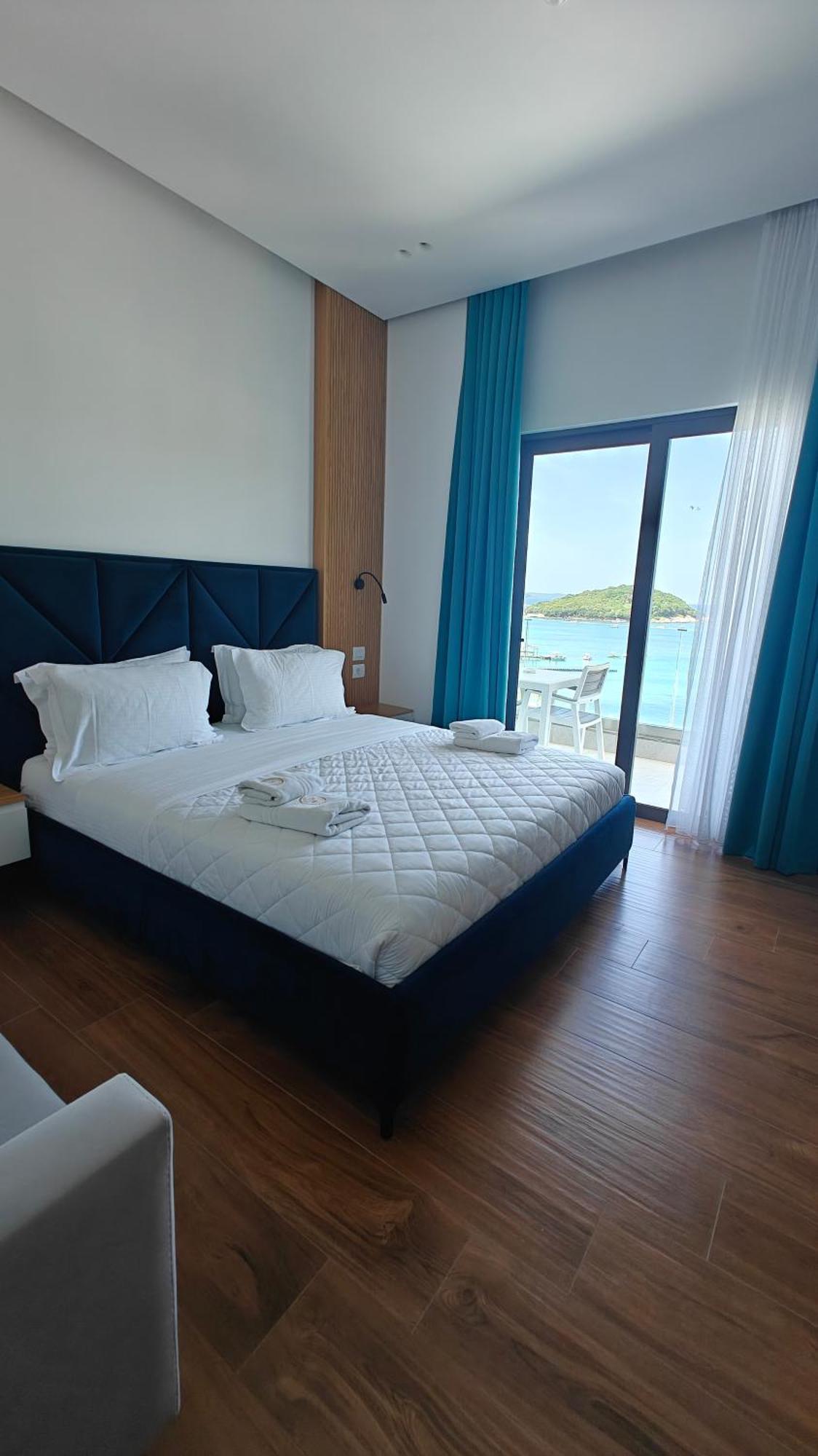 Deluxe Double Room with Sea View,1668122147:JPEG