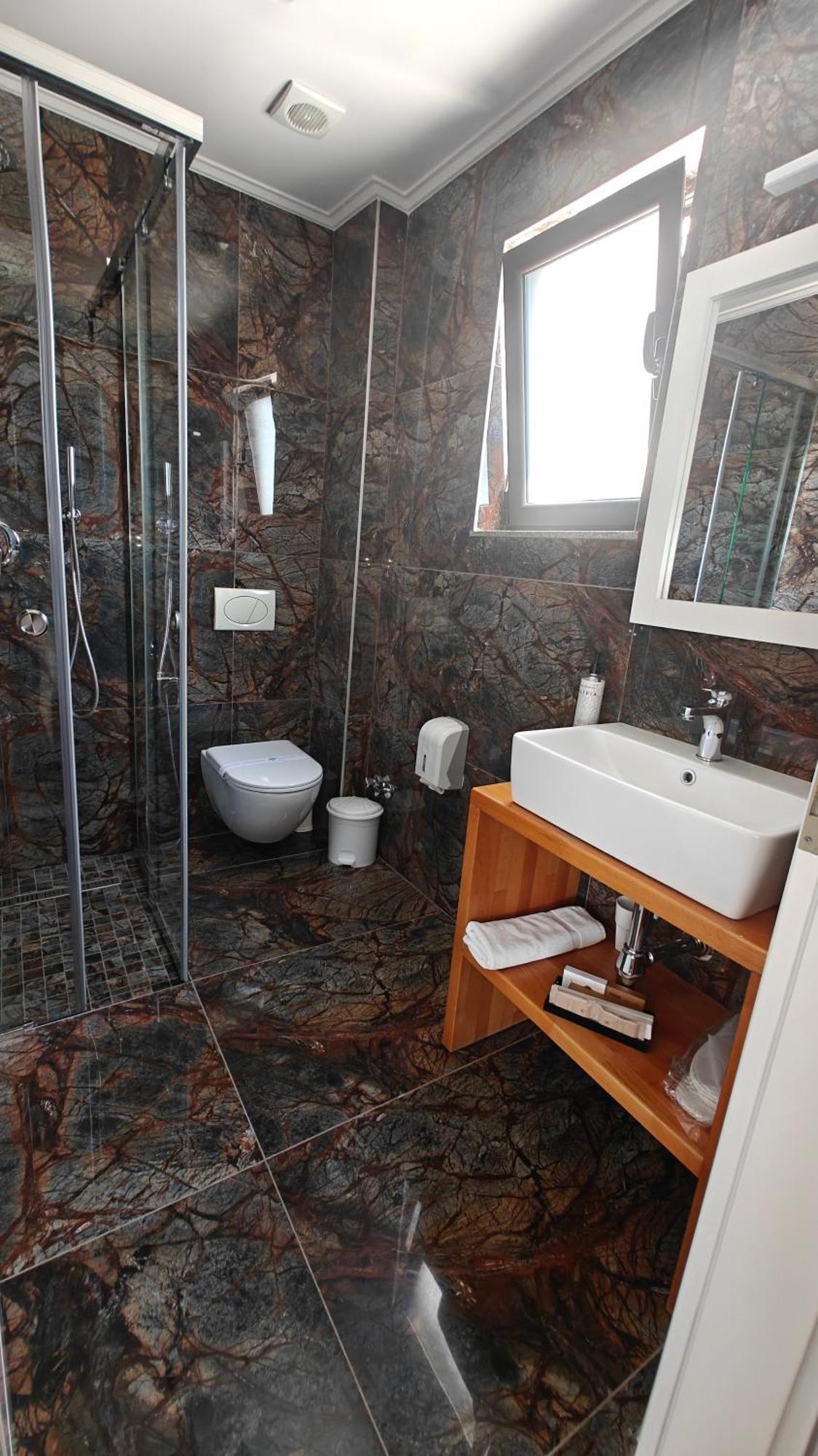 Suite with Sea View,1668122075:JPEG