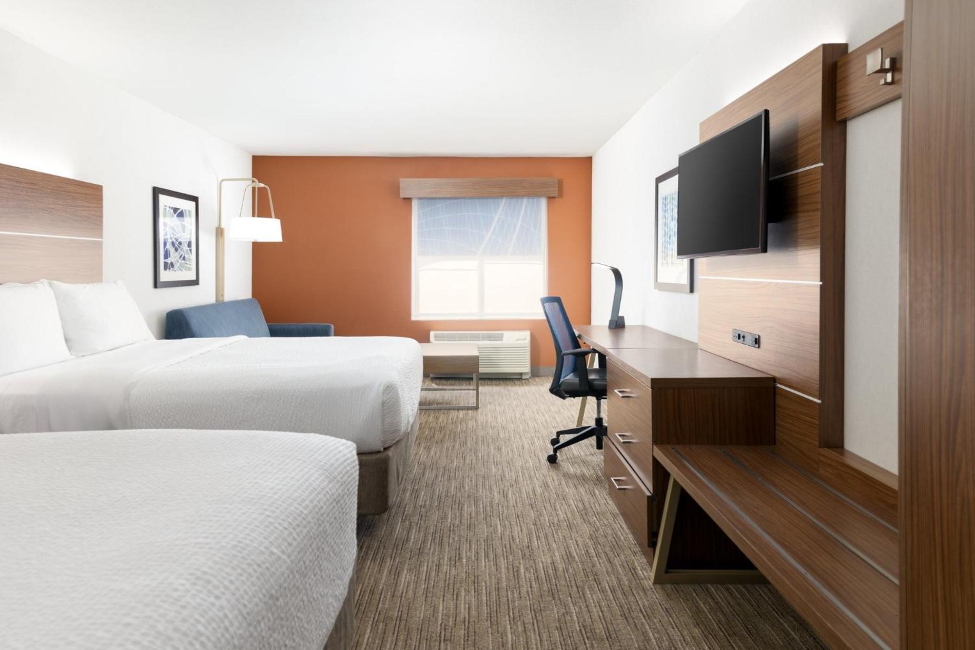Suite with Two Queen Beds,1669822275:JPEG