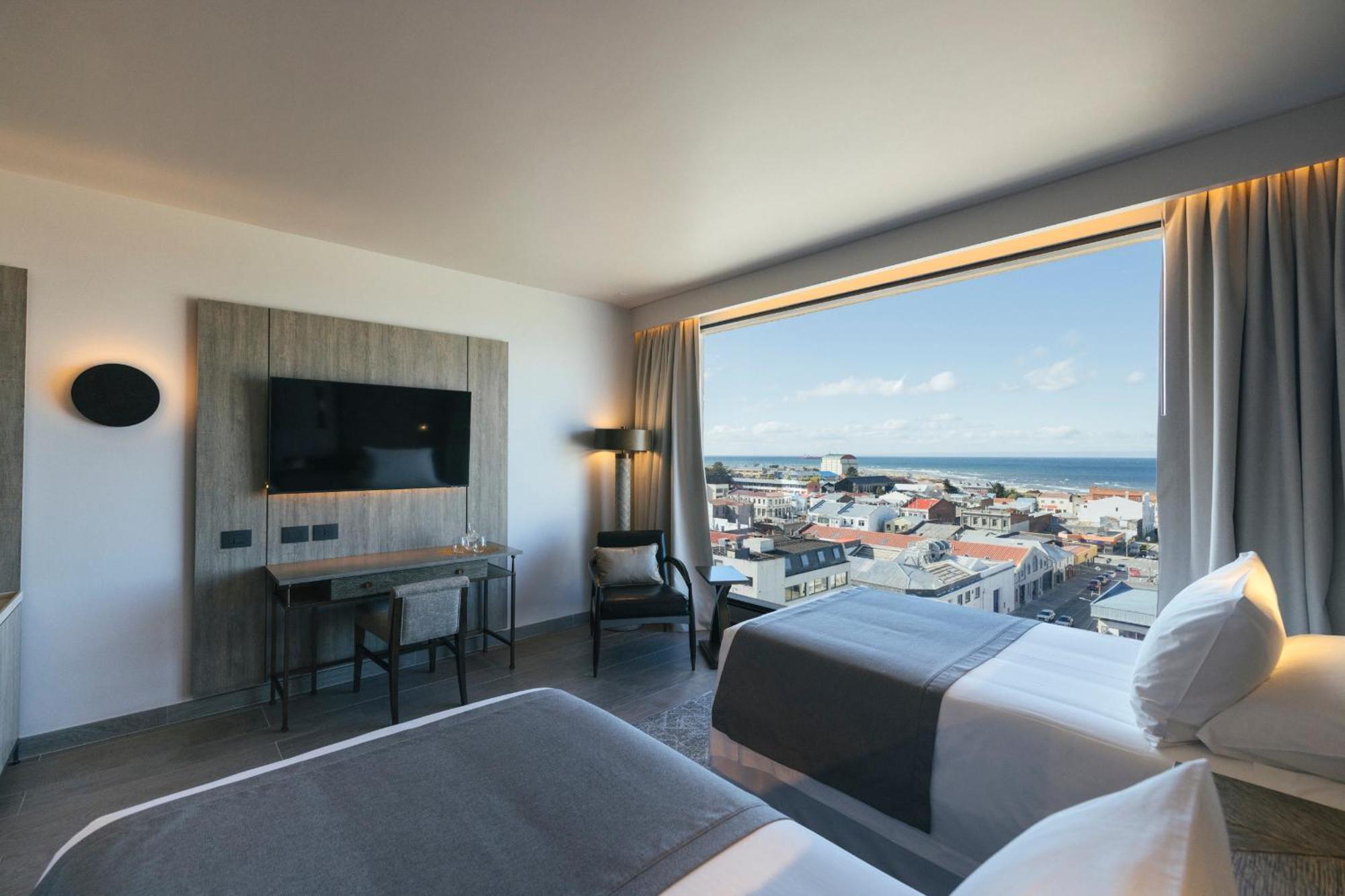 Quarto com 2 Camas de Solteiro