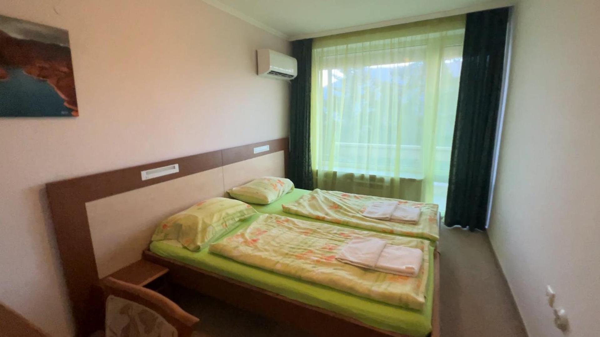 Deluxe Double Room with Balcony and mountain view