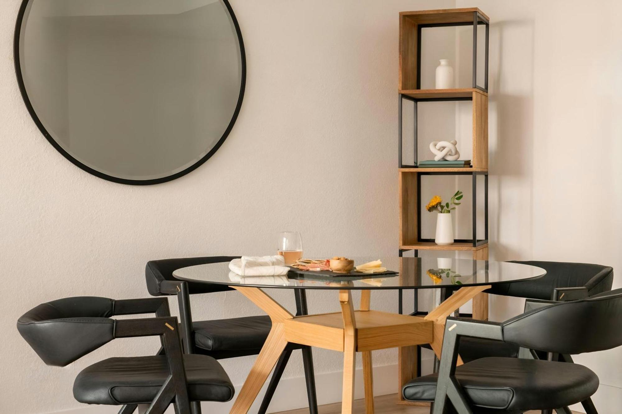 One-Bedroom Apartment with Balcony