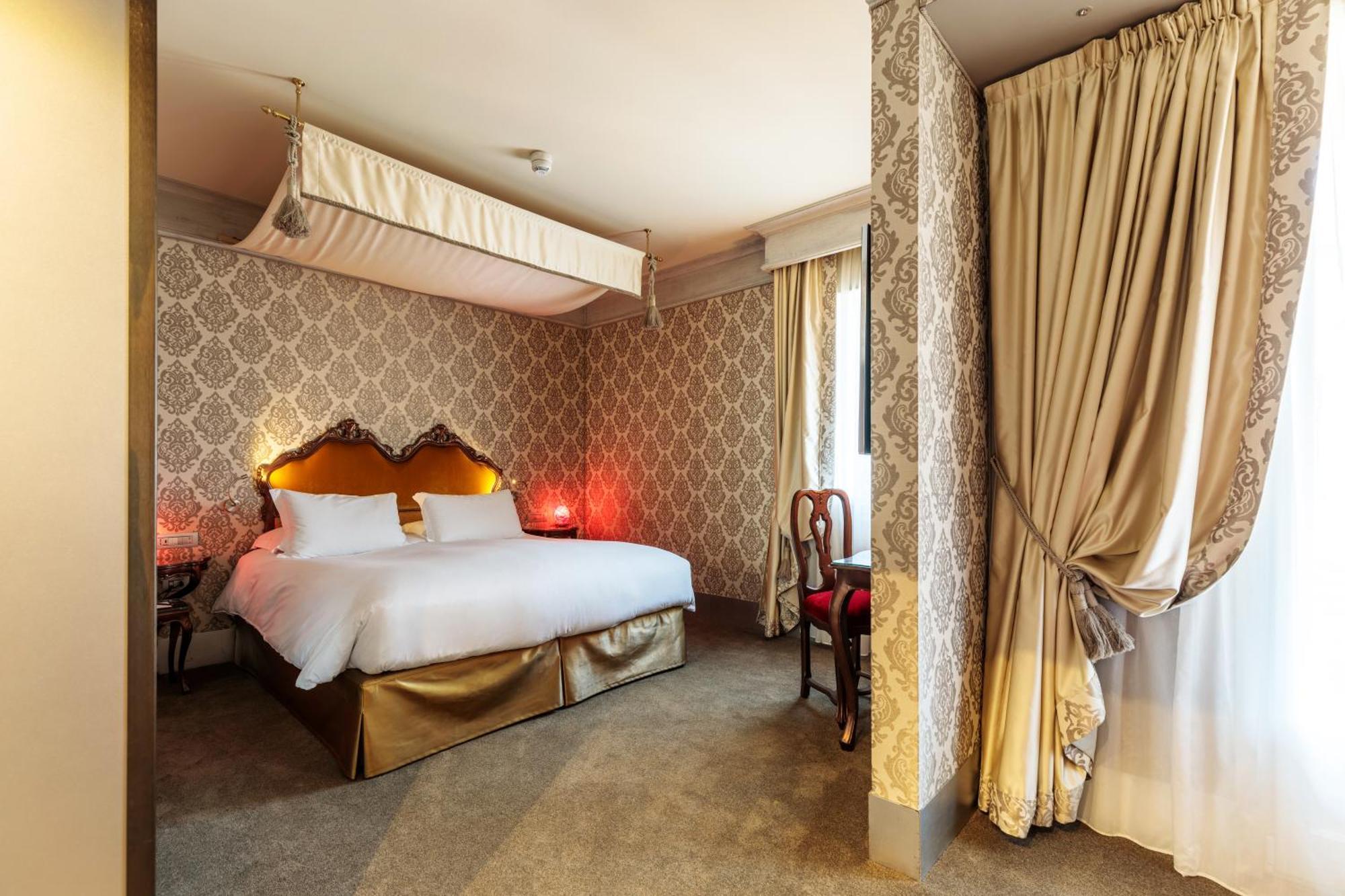 Deluxe Triple Room with Canal View,1742585658:JPEG
