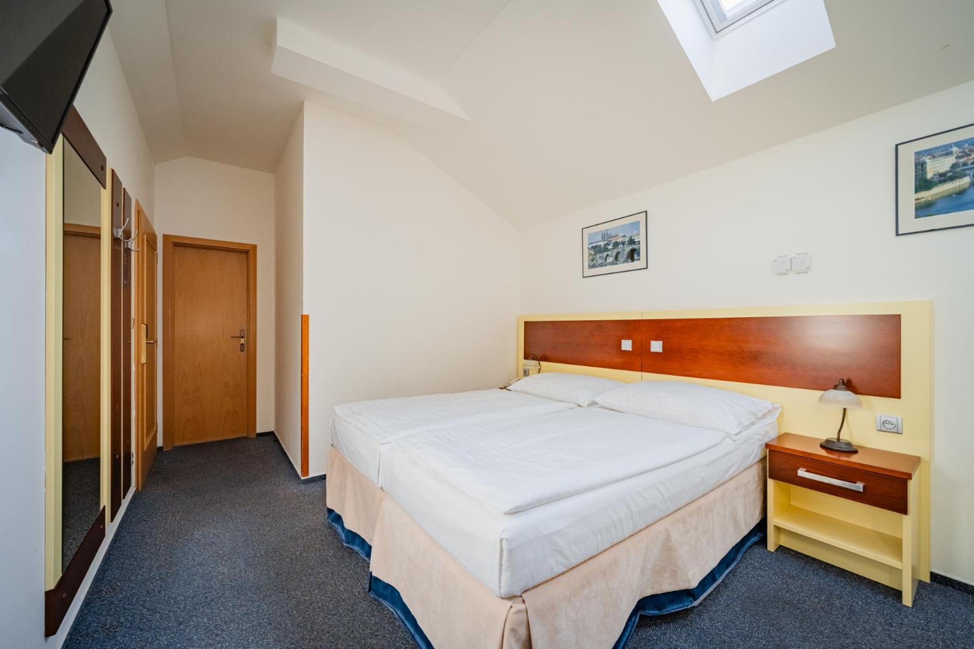 Quarto Standard com 1 Cama de Casal ou 2 de Solteiro e Vista