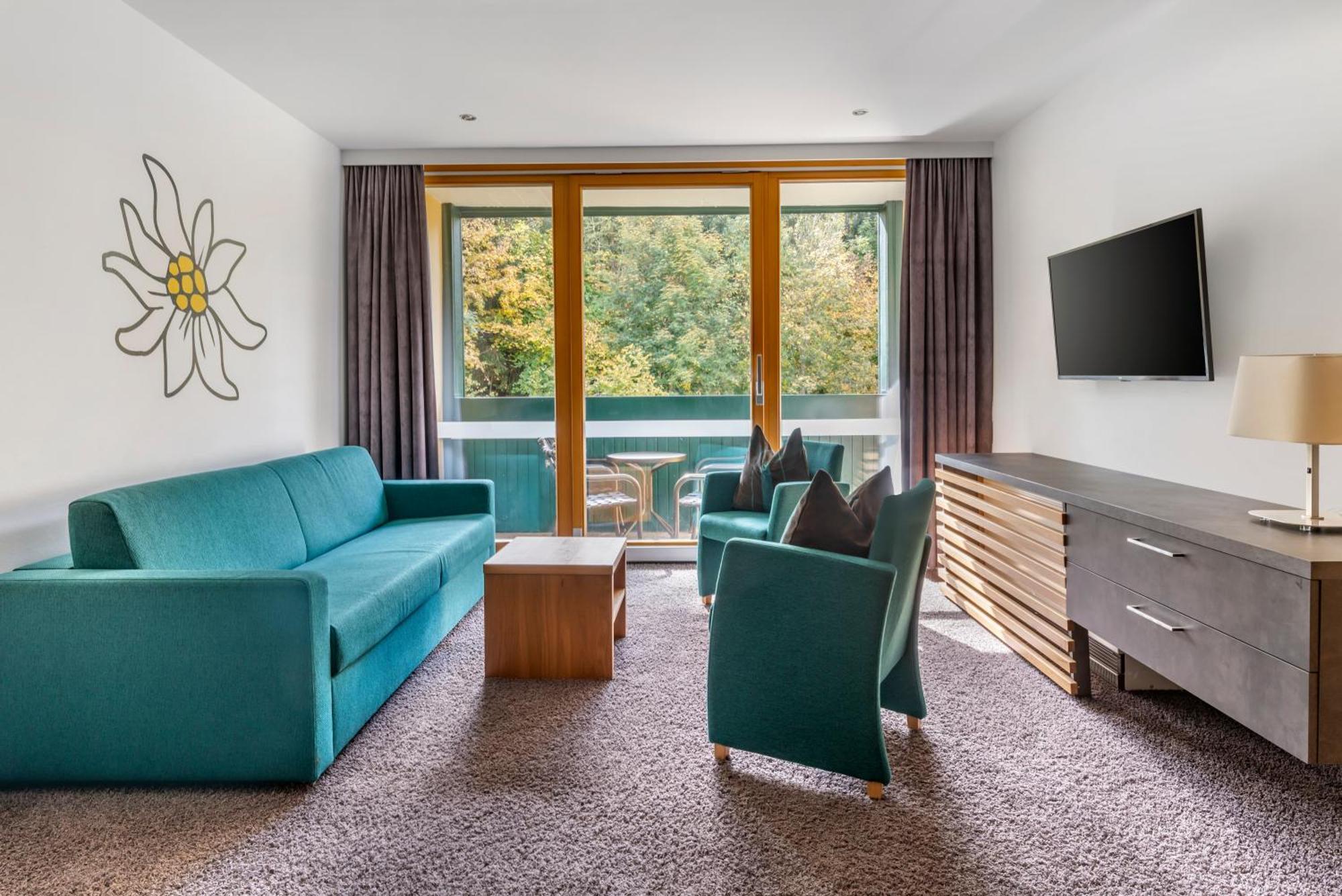 Two-Bedroom Apartment,1689825895:JPEG