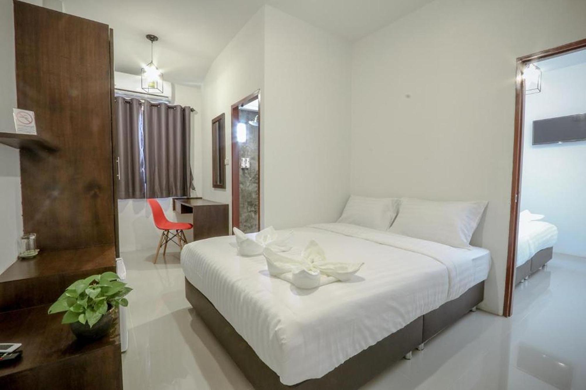 Deluxe Queen Room with Two Queen Beds