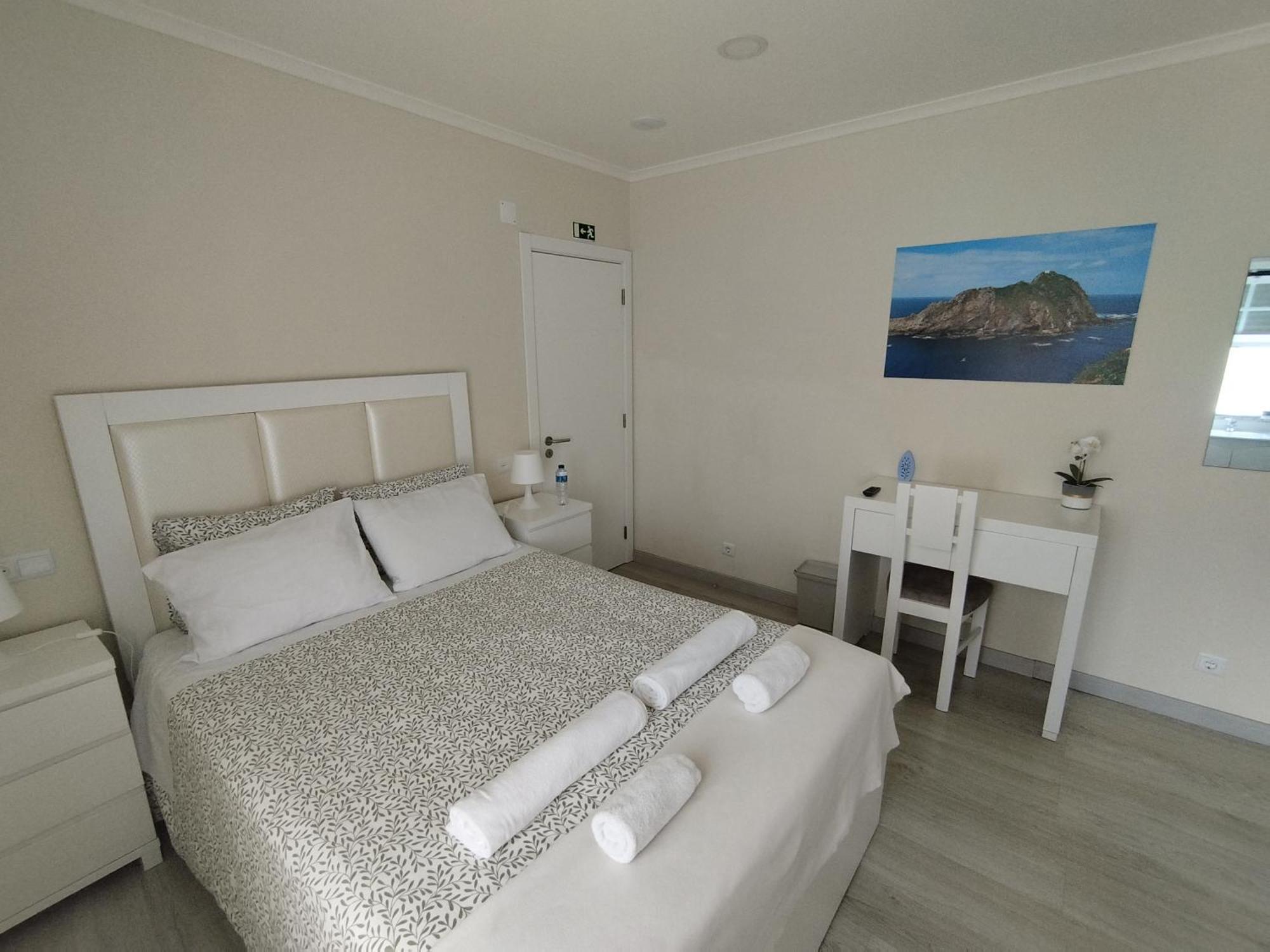 Quarto Duplo com Casa de Banho Privativa