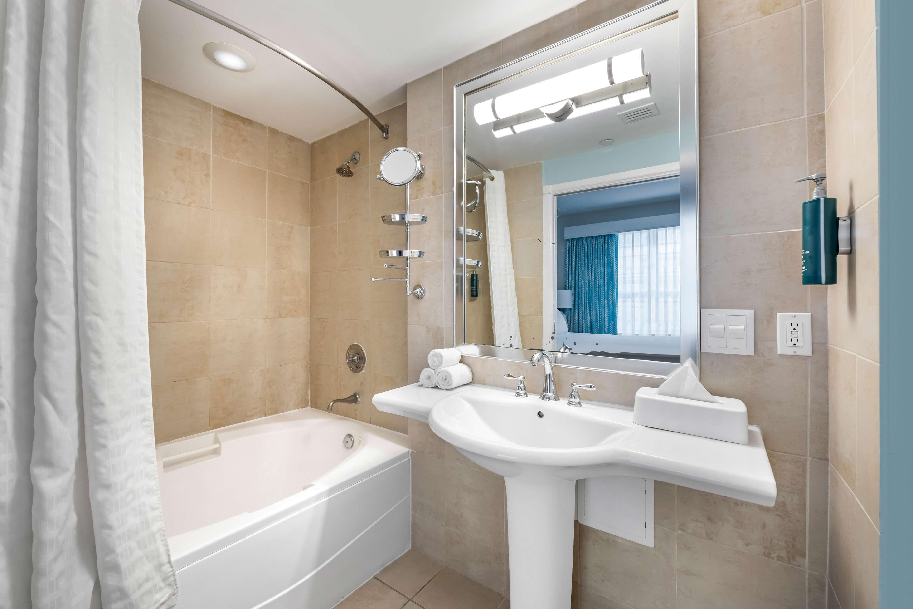 One-Bedroom King Suite with Sofa Bed,1709887243:JPEG