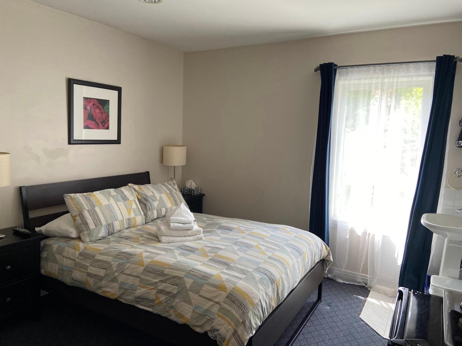 Economy Double Room,1731399907:JPEG