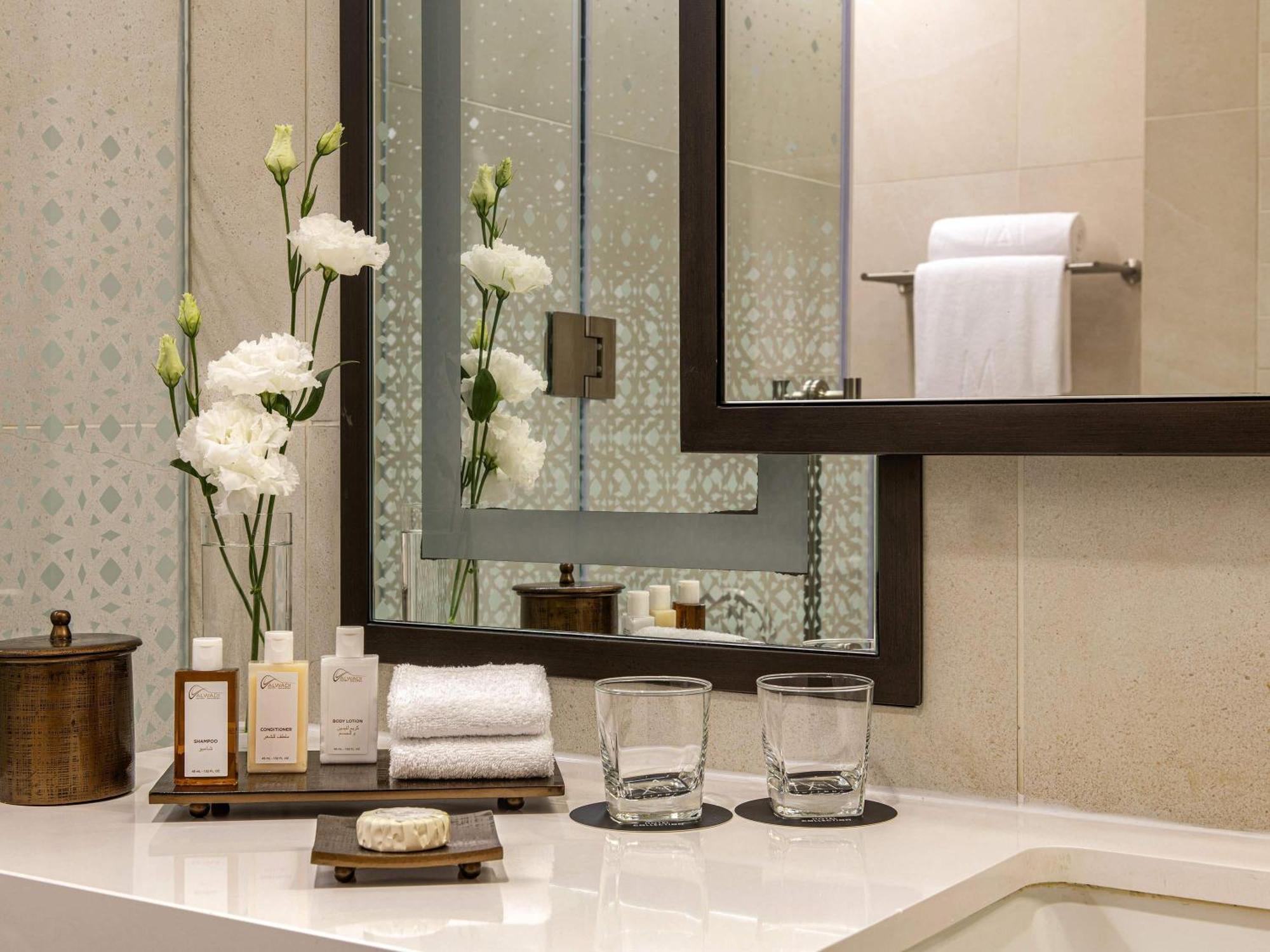 Deluxe King Room with Balcony,1739537981:JPEG