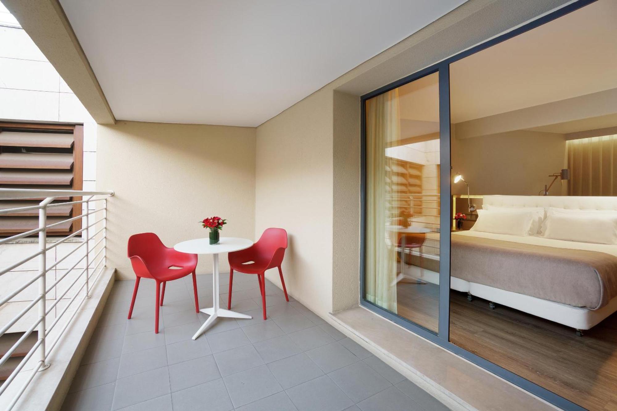 Suite with Terrace,1742570066:JPEG