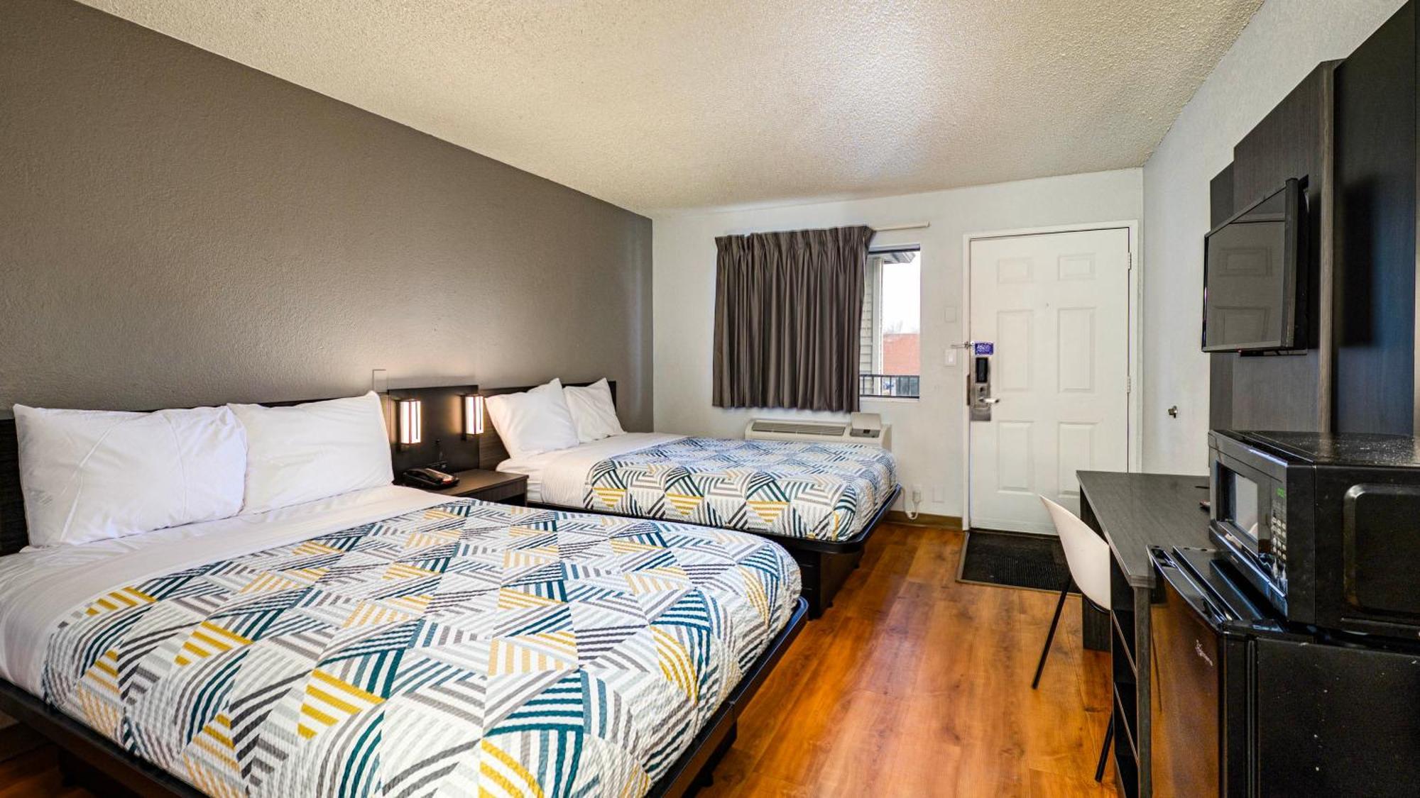 Quadruple Room - Disability Access - Roll in Shower