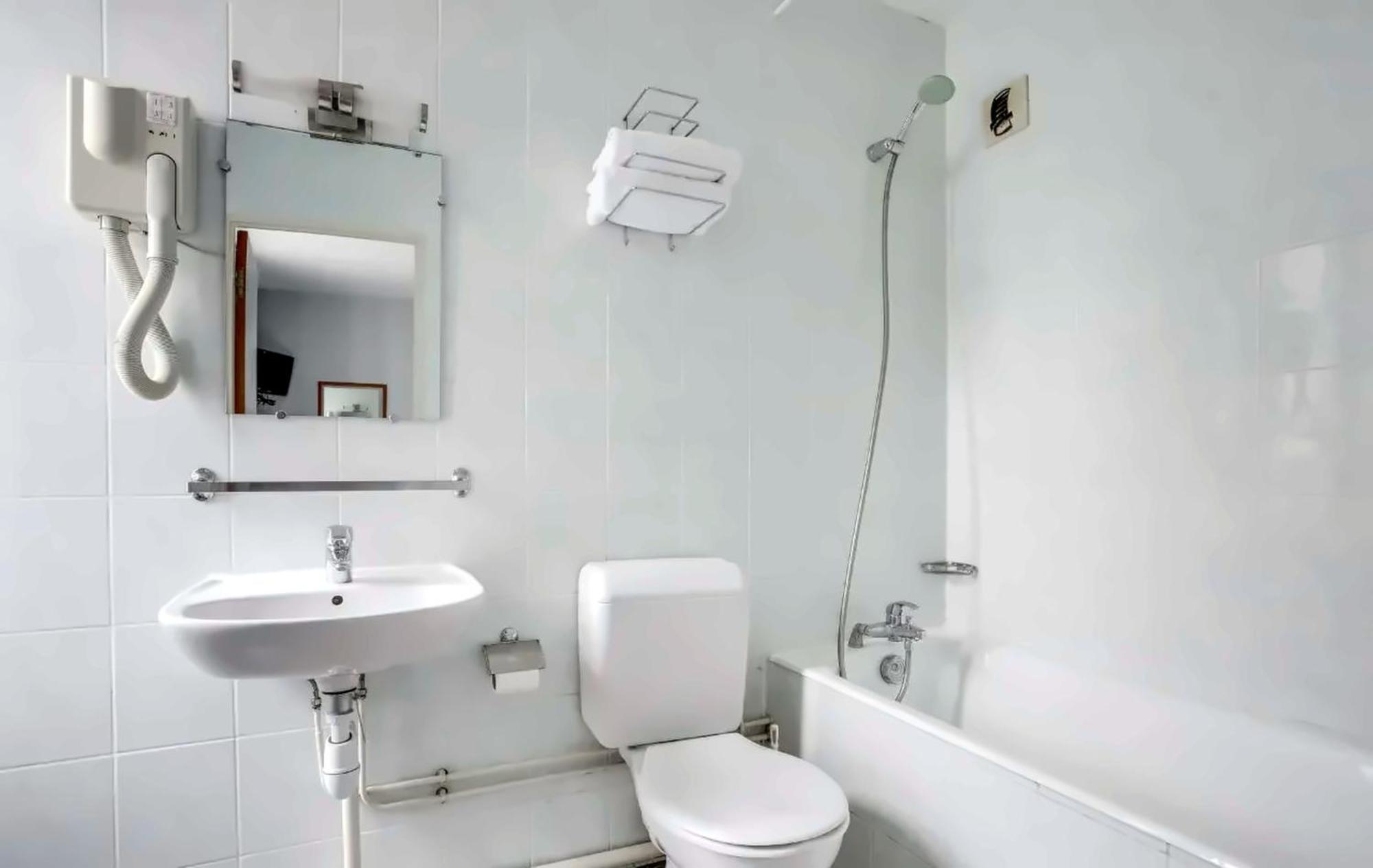 Double Room,1758547665:JPEG