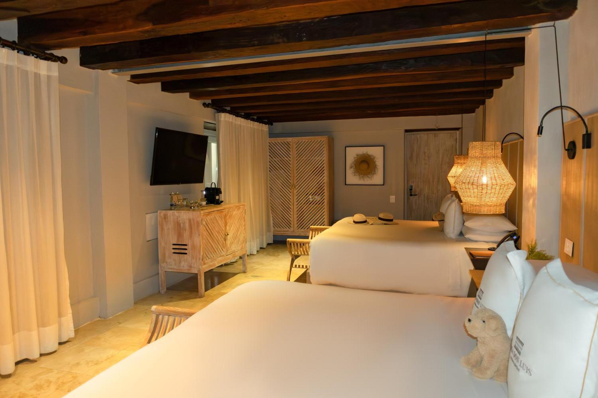 2 King Beds-Studio Suite,1758875161:JPEG