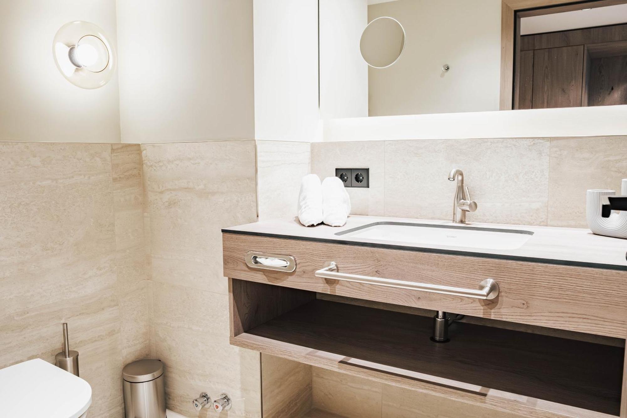 Deluxe Double Room with Balcony,1765577309:JPEG