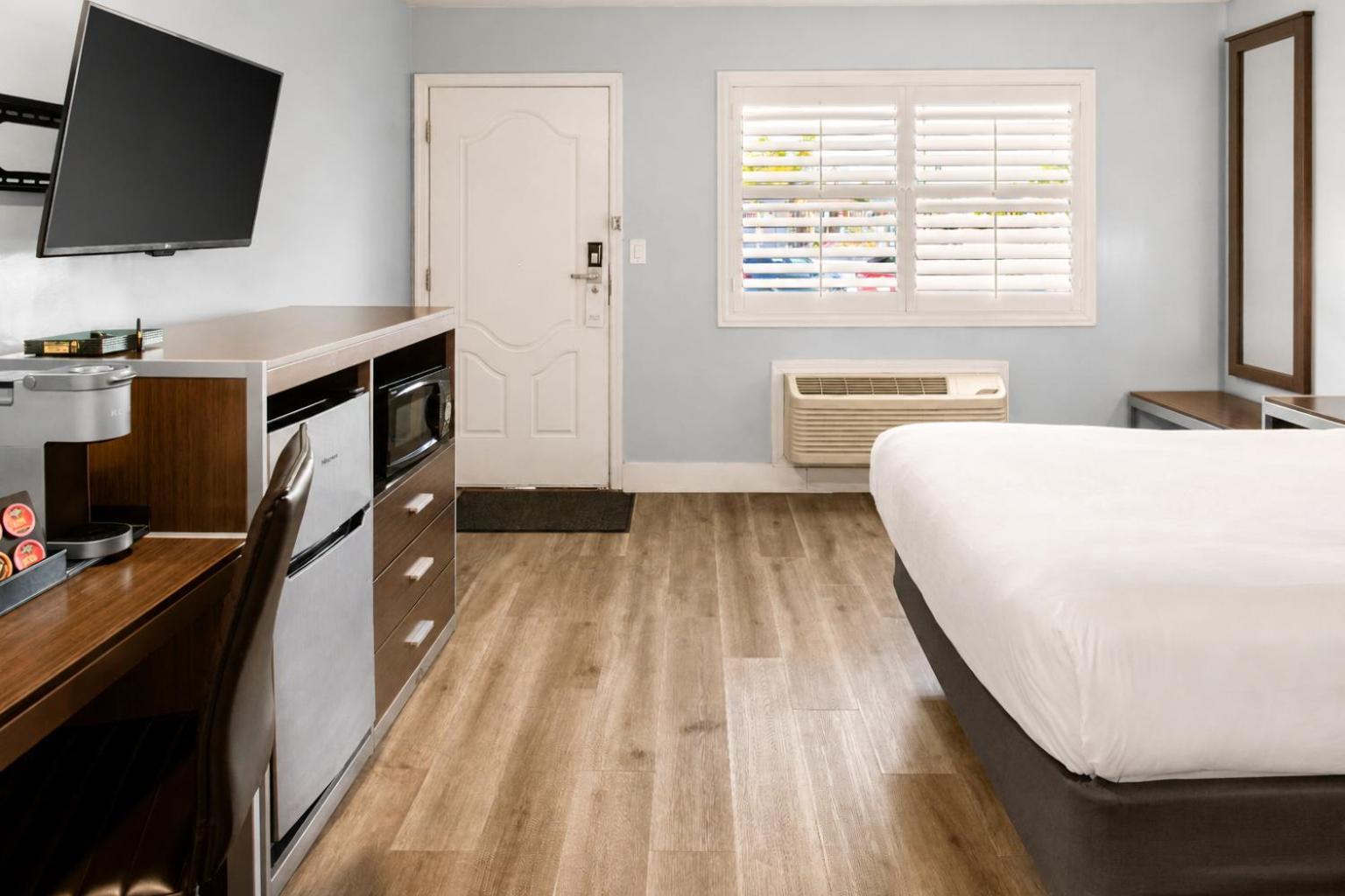 Chambre Lit Queen-size - Accessible aux Personnes à Mobilité Réduite