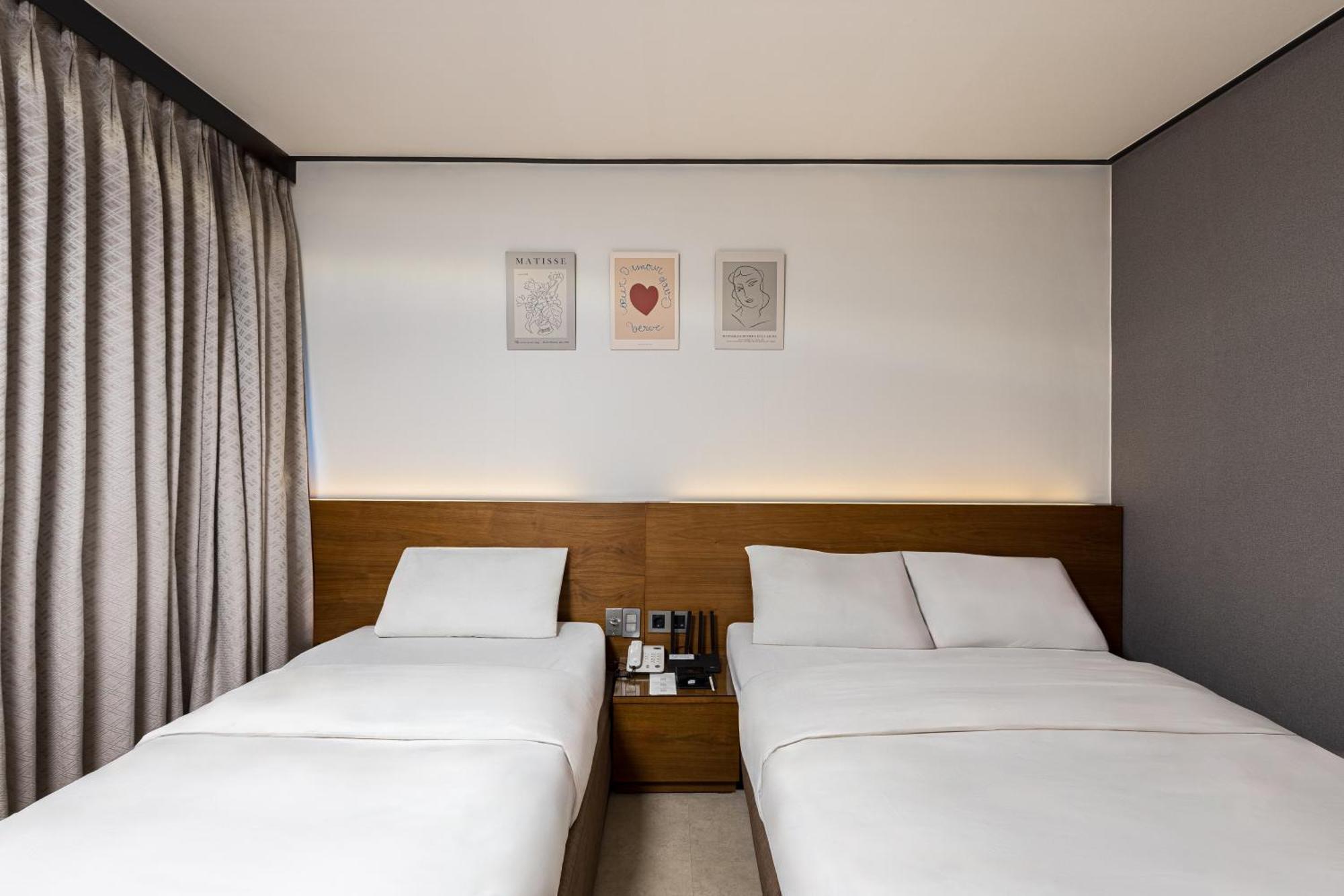 Deluxe Double or Twin Room