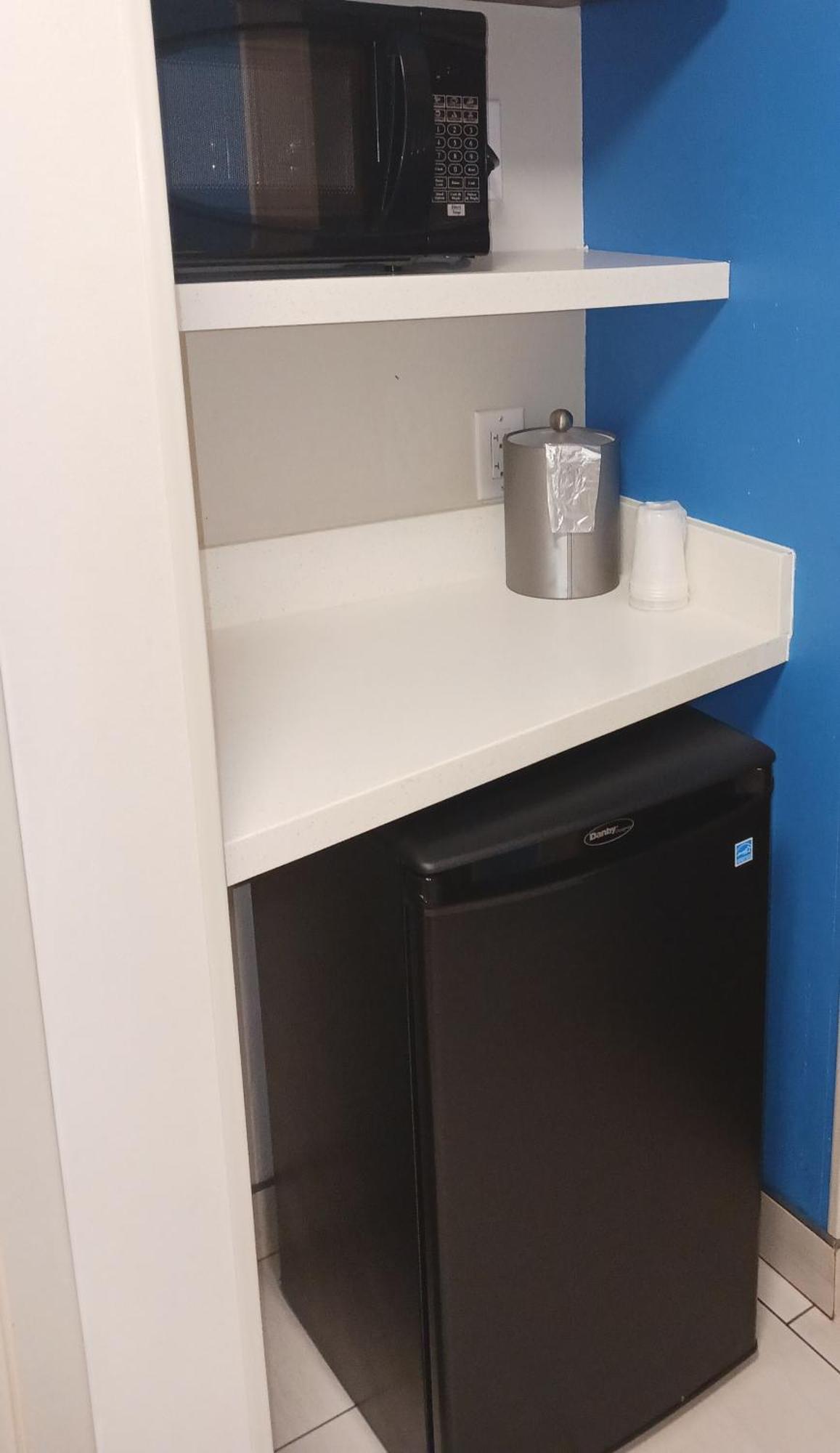 Standard King Room - Communications Accessible