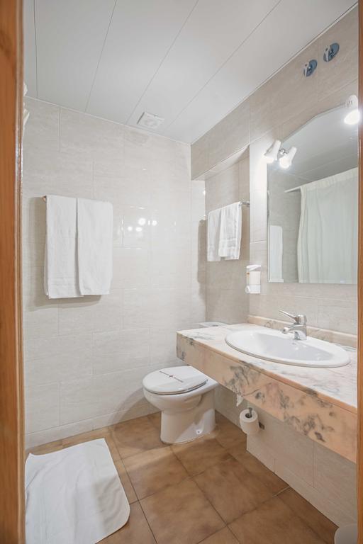 Chambre Triple Intérieure sans Balcon