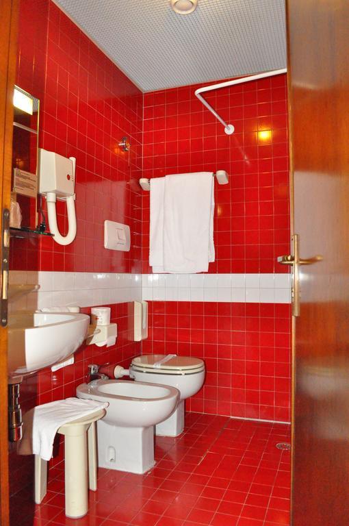 Single Room,190612549:JPEG