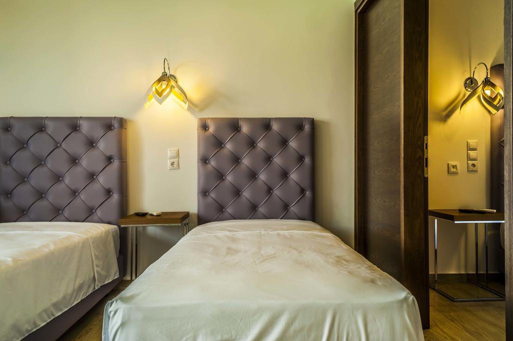 Deluxe Two-Bedroom Suite - Ground Floor,324827710:JPEG