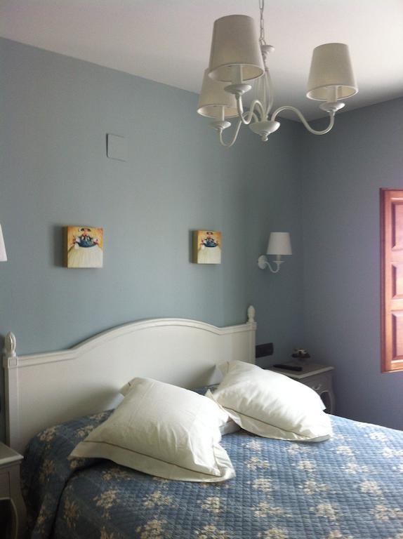 Family Room,235132765:JPEG