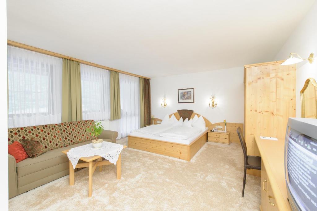 Superior Double Room with Balcony