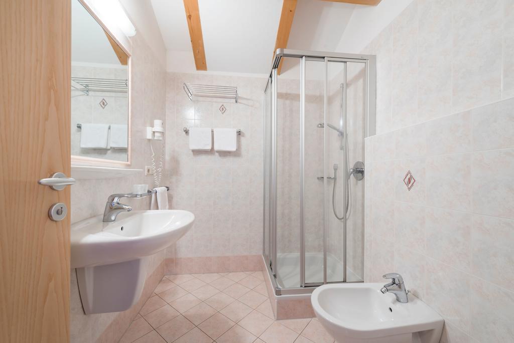 Double Room,934164682:JPEG