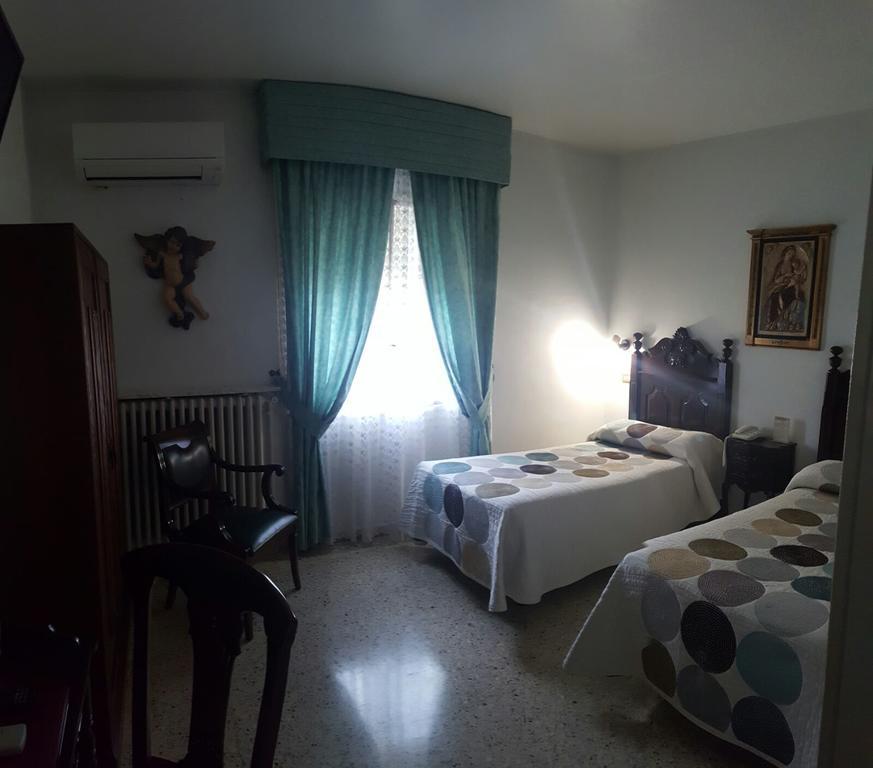 Twin Room,393998085:JPEG