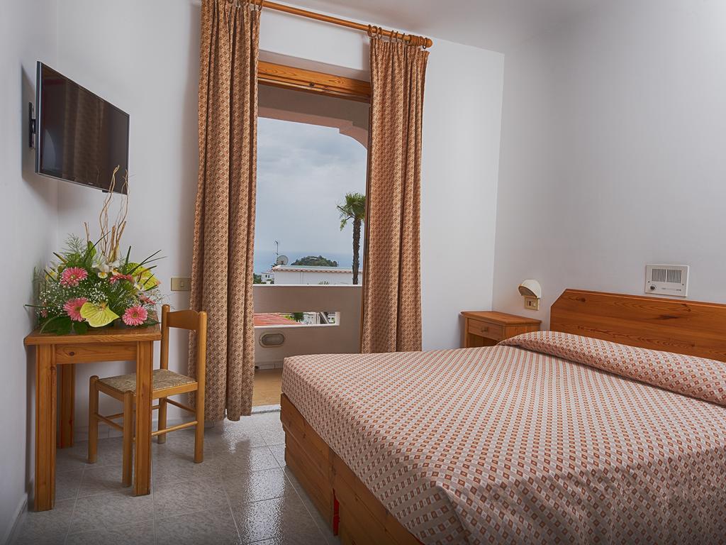 Double or Twin Room with Sea View,403801992:JPEG
