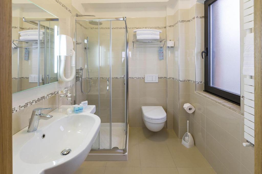 Triple Room with Lateral Sea View