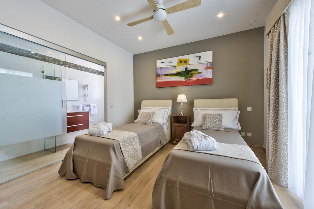 Suíte com Cama King-size e Varanda