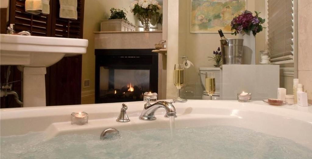 King Room with Spa Bath