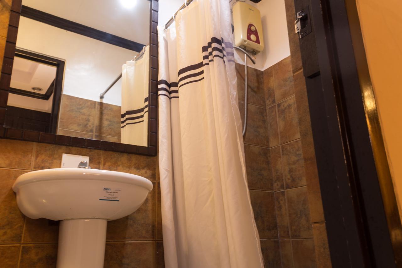 Family Room (2 Adults + 2 Children),519247515:JPEG