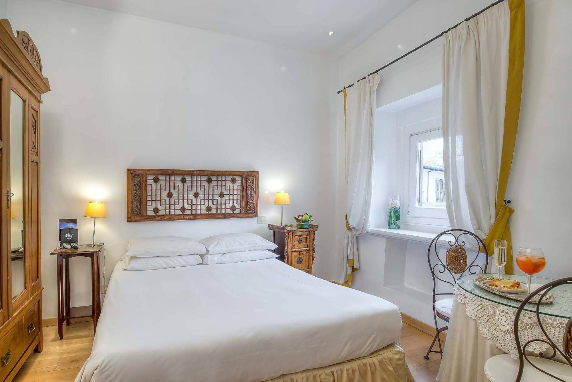 Habitación Doble con vistas a la Fontanta di Trevi